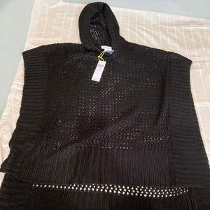 Sleeveless open knit poncho